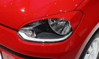 Mra��tka p�edn�ch sv�tlomet� VW Up! -- od roku v�roby 2012-